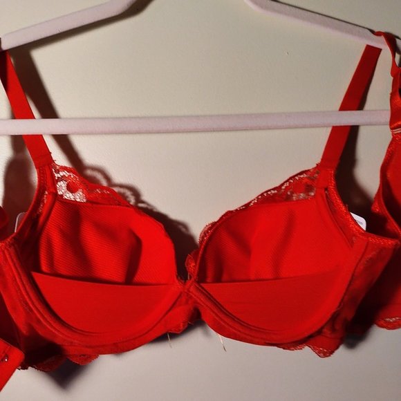 Red Push-up Bra, Size 34B - Picture 2 of 3